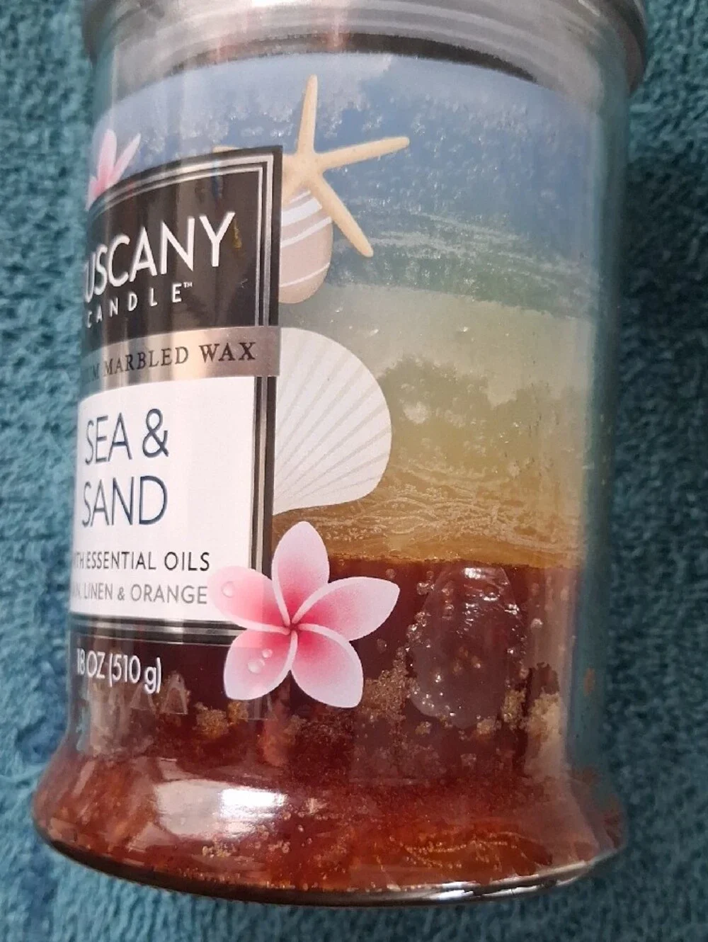 2 WICK, 18 OZ  ,SMELLS AMAZING.Sea & Sand Scented Jar Candle - Blue/Brown NWT.